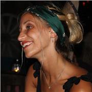 Laureata in lingue e in comunicazione, sono aperta a ogni richiesta per poter trasmettere al meglio le mie conoscenze